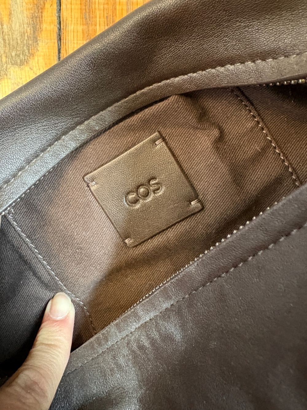 LIKE NEW - COS chocolate Brown Leather Crossbody Sling Bag - Picture 6 of 8